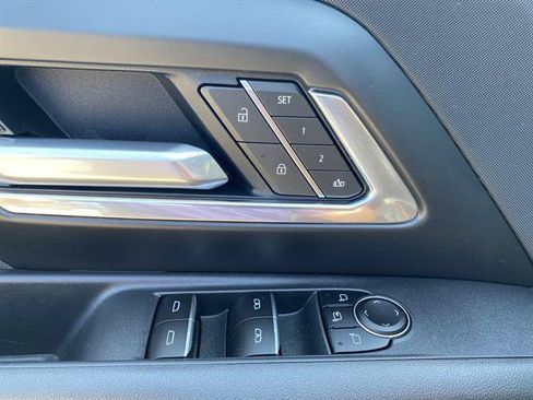 Certified 2025 Chevrolet Silverado EV RST AWD/4WD image 23