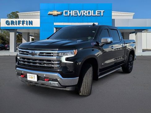 Used 2025 Chevrolet Silverado 1500 LTZ AWD/4WD image 11