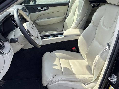 Used 2019 Volvo XC60 T5 Inscription w/ Protection Package Premier image 4