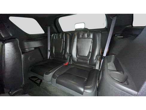 Used 2014 Ford Explorer XLT w/ Equipment Group 202A image 17