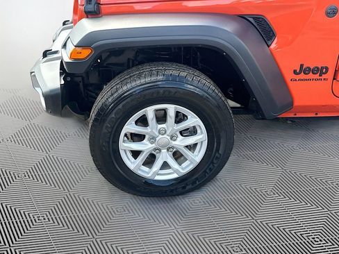 Used 2023 Jeep Gladiator Sport image 35