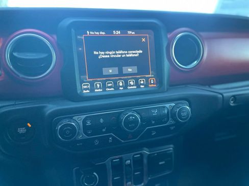 Used 2018 Jeep Wrangler Unlimited Rubicon AWD/4WD image 14