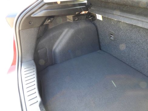 Used 2016 Ford Focus SE FWD image 25