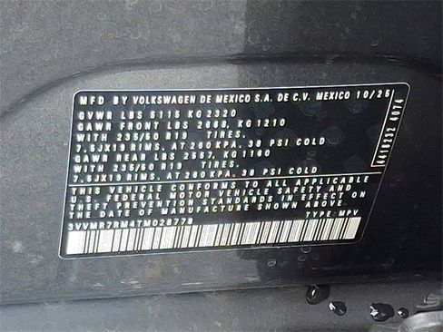 New 2026 Volkswagen Tiguan SE image 11