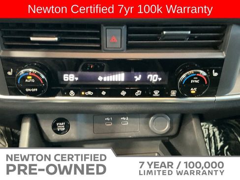 Used 2024 Nissan Rogue SV w/ SV Premium Package AWD/4WD image 12