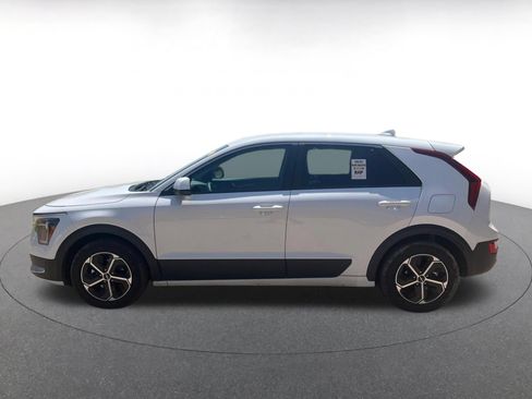 Used 2026 Kia Niro LX FWD image 9