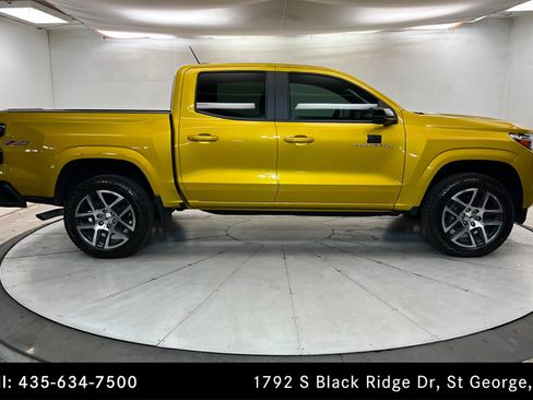 Used 2023 Chevrolet Colorado Z71 w/ Z71 Convenience Package 2 AWD/4WD image 6