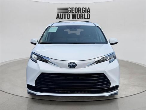 Used 2021 Toyota Sienna LE FWD image 15