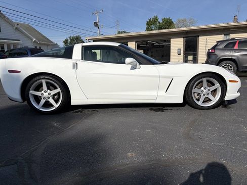 Used 2005 Chevrolet Corvette Coupe w/ Preferred Equipment Group RWD image 6