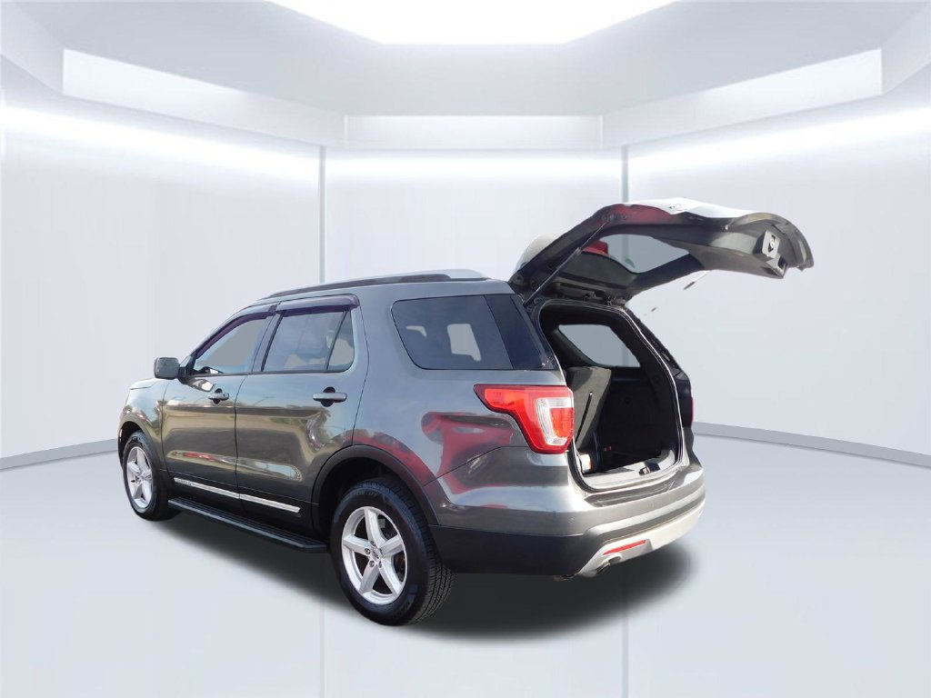 Used 2017 Ford Explorer XLT AWD/4WD image 24