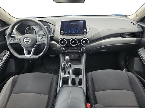 Used 2025 Nissan Sentra SV FWD image 9
