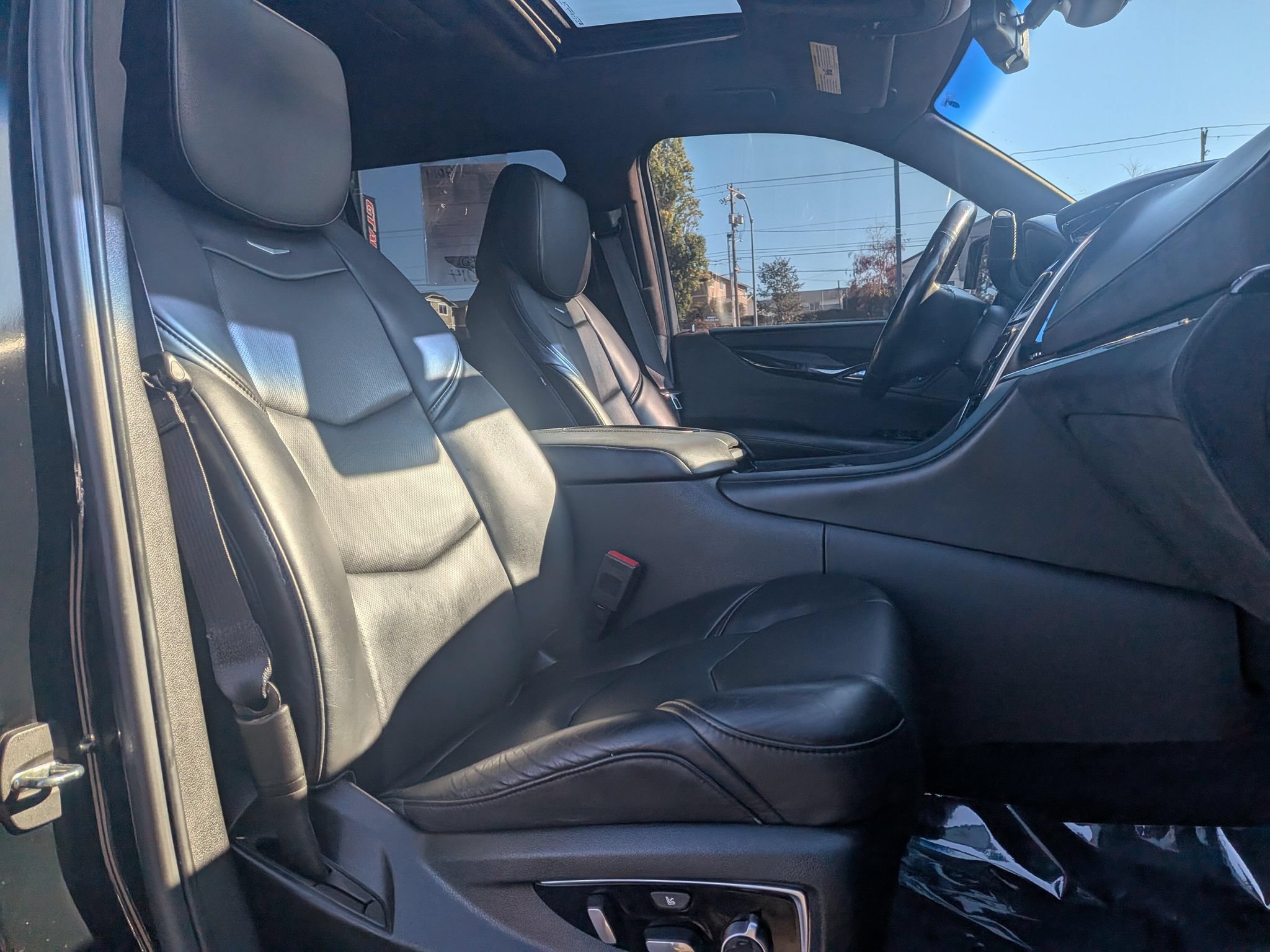 Used 2019 Cadillac Escalade Platinum AWD/4WD image 7