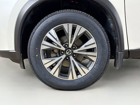 Used 2021 Nissan Rogue SV image 21