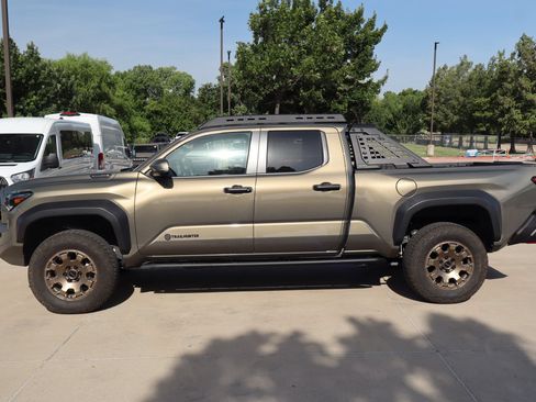 Used 2024 Toyota Tacoma 4x4 Double Cab Hybrid image 7
