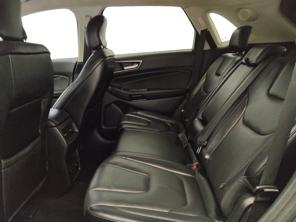 Used 2019 Ford Edge Titanium FWD image 18