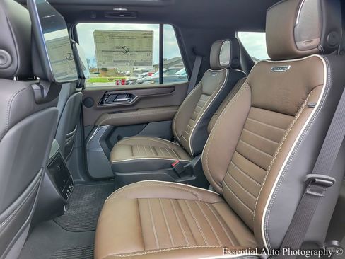 New 2026 GMC Yukon Denali Ultimate AWD/4WD image 10