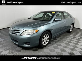 Used 2011 Toyota Camry LE image 1