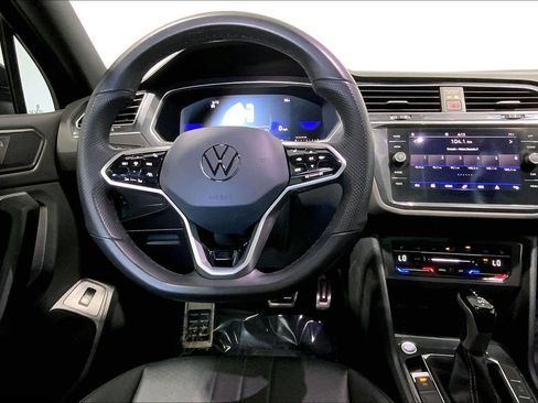 Used 2024 Volkswagen Tiguan SE R-Line FWD image 4