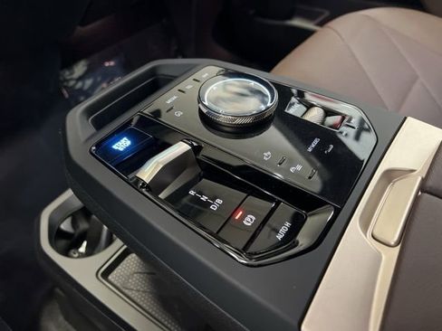 Used 2025 BMW iX xDrive50 image 30