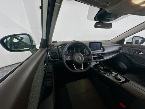 Used 2023 Nissan Rogue SV AWD/4WD image 18