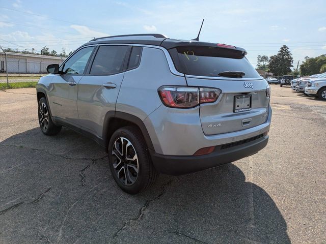 Used 2022 Jeep Compass Limited AWD/4WD image 6