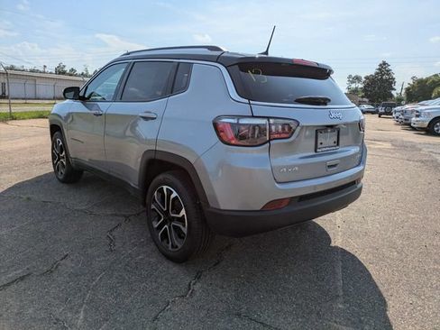 Used 2022 Jeep Compass Limited AWD/4WD image 6