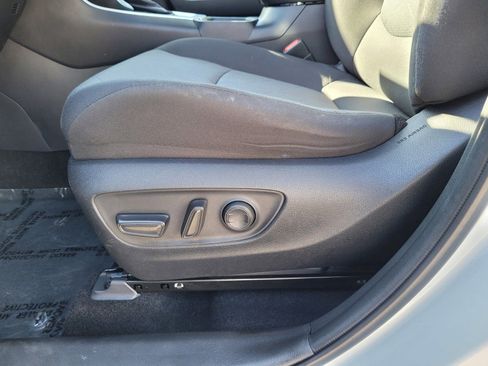 Used 2020 Toyota RAV4 XLE w/ Convenience Package image 11