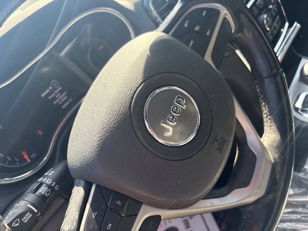Used 2021 Jeep Grand Cherokee Laredo X AWD/4WD image 37