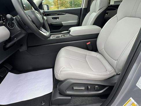 New 2025 Honda Pilot Touring image 25