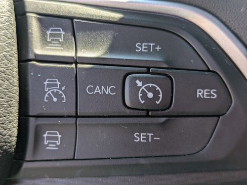 Used 2023 Jeep Grand Cherokee Altitude image 23