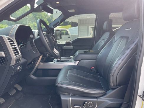 Used 2016 Ford F150 Platinum w/ Equipment Group 701A Luxury AWD/4WD image 22