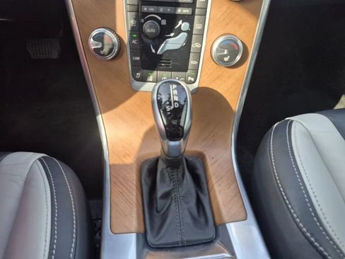 Used 2015 Volvo XC60 T6 Platinum FWD image 25