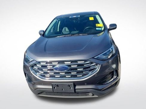 Used 2022 Ford Edge Titanium image 2