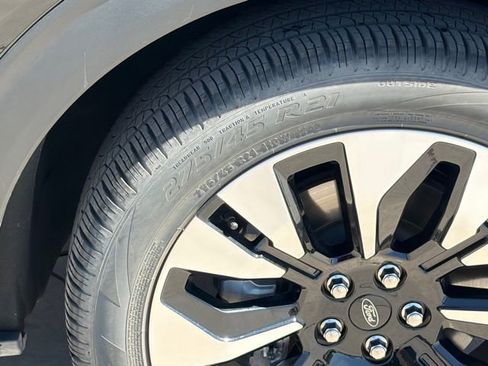 Used 2025 Ford Explorer Platinum w/ LUX Leather Package image 7