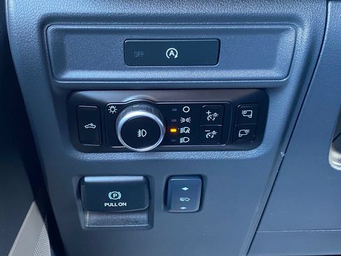 Used 2025 Ford F150 Lariat AWD/4WD image 29
