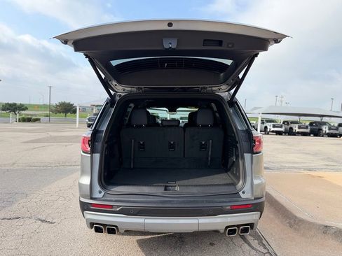 Used 2026 GMC Acadia Elevation w/ Elevation Premium Package FWD image 6