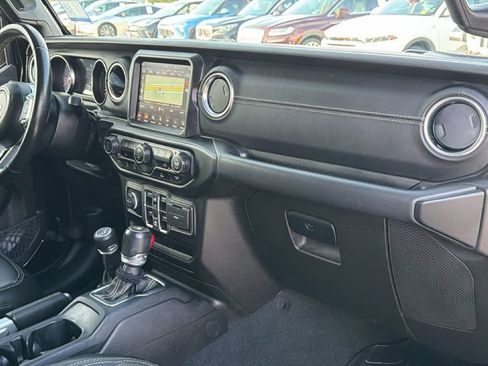 Used 2022 Jeep Gladiator Overland w/ Popular Equipment Package AWD/4WD image 32