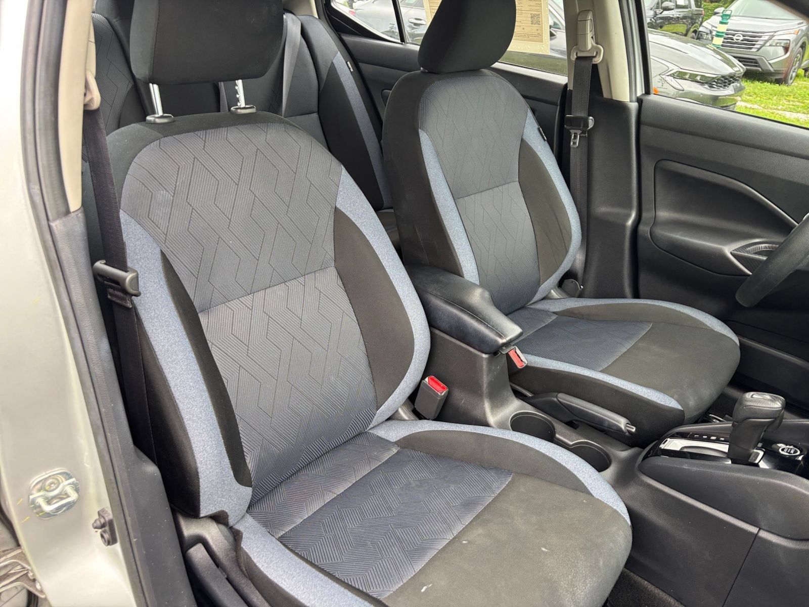 Used 2025 Nissan Versa SV FWD image 35