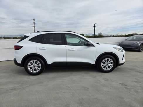 Used 2025 Ford Escape Active image 2