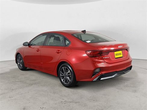 Used 2023 Kia Forte LXS w/ LXS Technology Package image 3