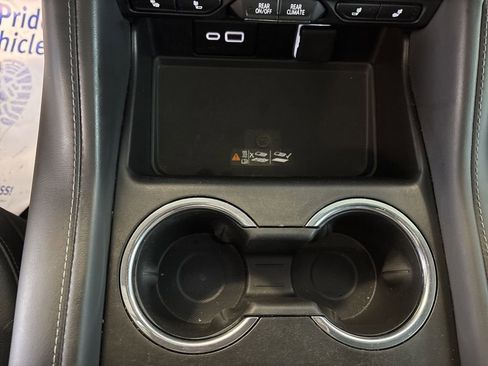 Used 2023 Chevrolet Tahoe Z71 w/ Luxury Package image 38