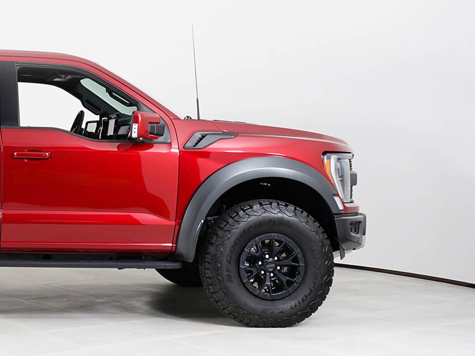 Used 2023 Ford F150 Raptor w/ Raptor 37 Performance Package AWD/4WD image 15