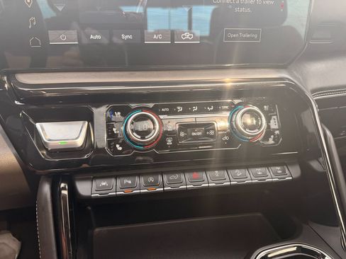 Used 2024 GMC Sierra 1500 AT4X w/ AT4X AEV Edition AWD/4WD image 13