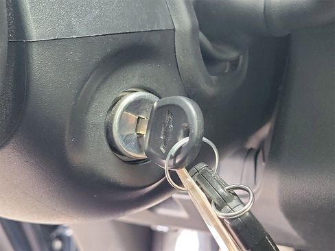 Used 2020 Chevrolet Silverado 2500 Custom w/ Custom Value Package image 29