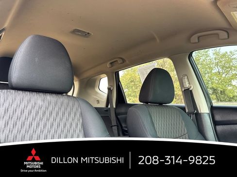 Used 2017 Nissan Rogue SV AWD/4WD image 17