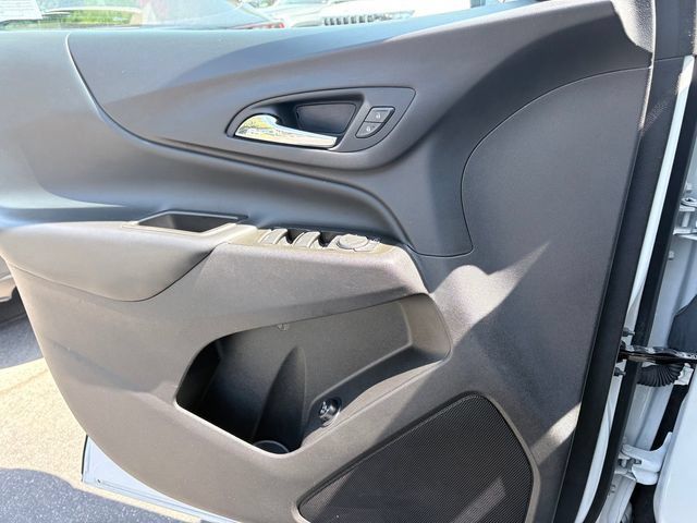Used 2024 Chevrolet Equinox LT FWD image 11