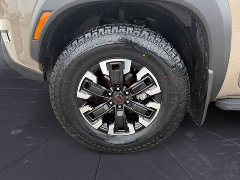 Used 2023 Nissan Frontier PRO-4X w/ Pro Convenience Package image 14