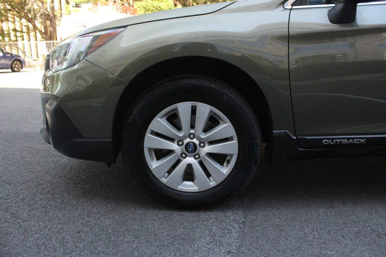 Used 2019 Subaru Outback 2.5i Premium AWD/4WD image 11