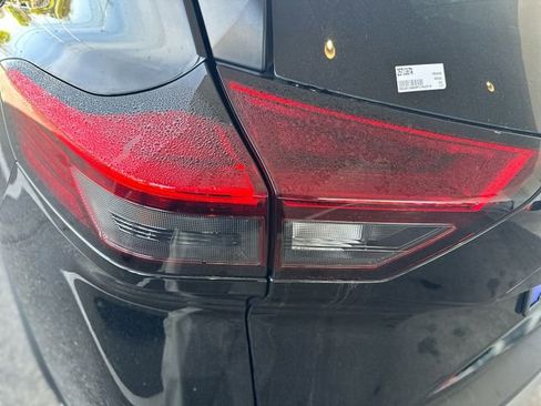Used 2023 Nissan Rogue S AWD/4WD image 25