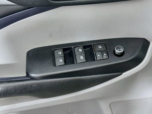 Used 2019 Toyota Highlander XLE AWD/4WD image 18